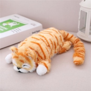 Śpiący pomarańczowy pręgowany pluszowy kot Materiał: Bawełna