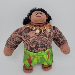 Pluszowa postać Moana Maui z kreskówki Disneya w pełni wytatuowana