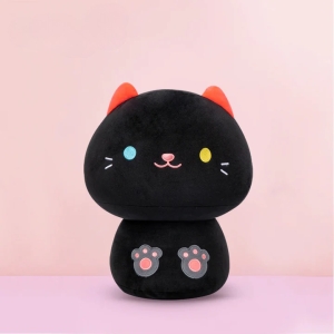 Urocza zwierzęca poduszka pluszowy czarny kot na różowym tle