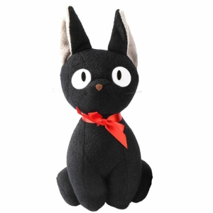 Przytulny czarny kot Jiji z filmu animowanego Miyazakiego. Ma białe oczy i czerwoną kokardę na szyi. Na białym tle